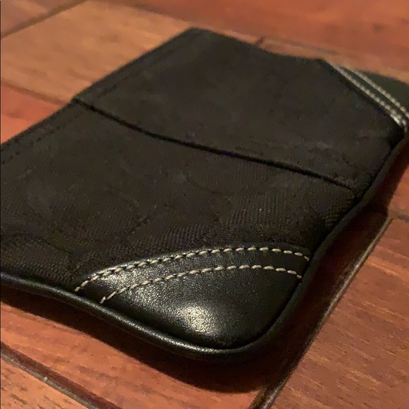 Coach wristlet - Picture 2 of 2